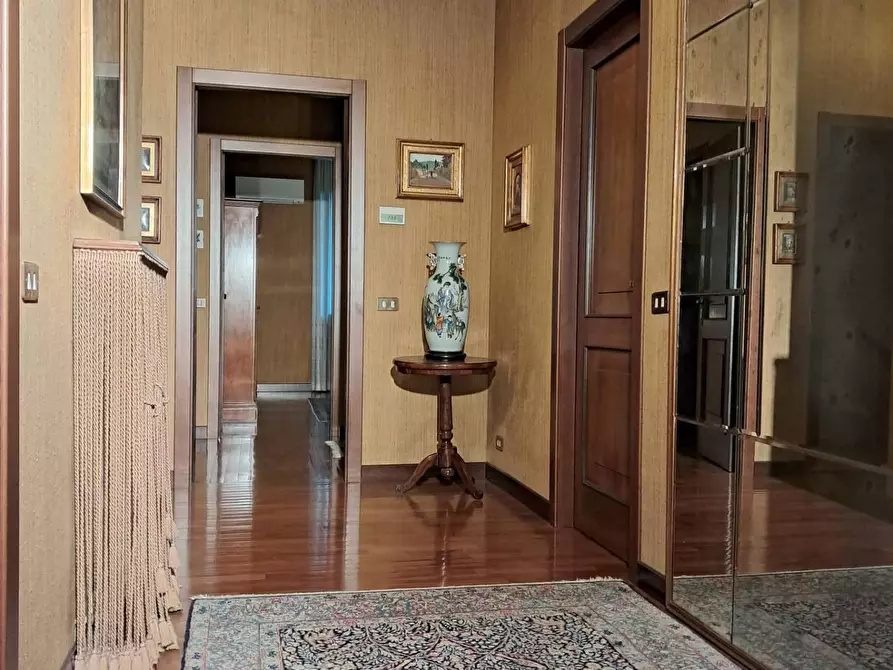 Immagine 5 di Villa in vendita  in via Croci 15 a Samarate