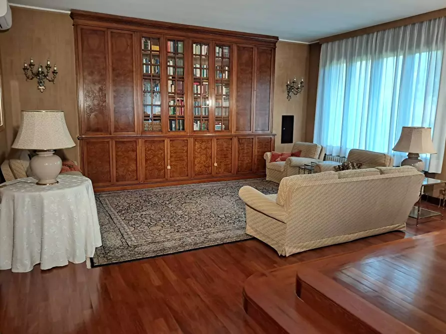 Immagine 8 di Villa in vendita  in via Croci 15 a Samarate