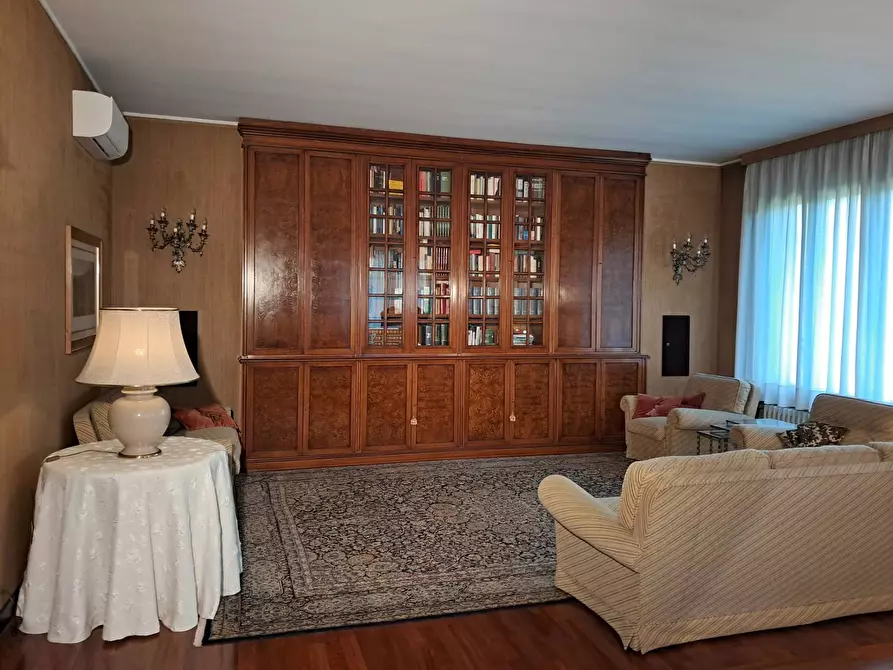 Immagine 9 di Villa in vendita  in via Croci 15 a Samarate