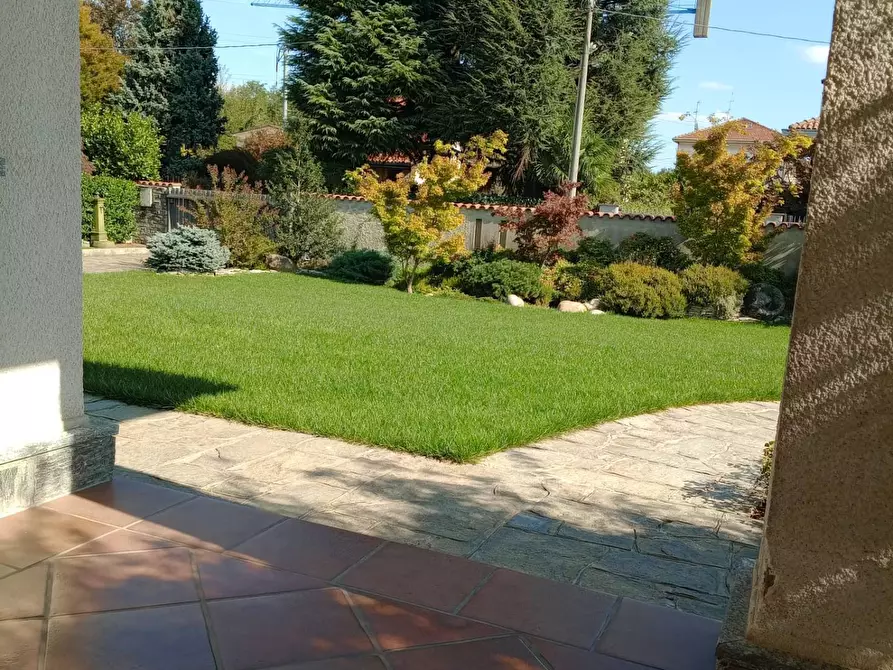 Immagine 11 di Villa in vendita  in via Croci 15 a Samarate