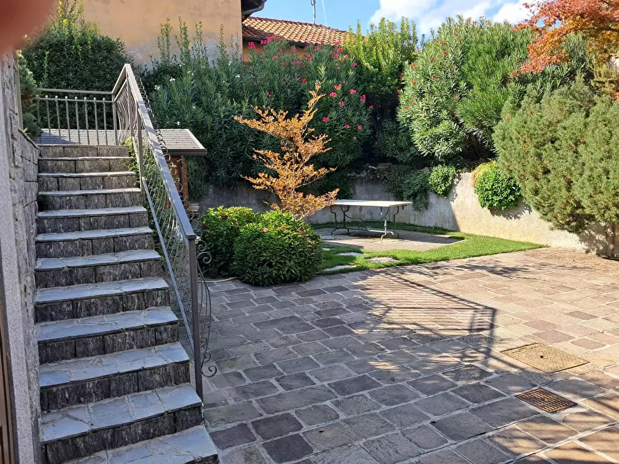 Immagine 21 di Villa in vendita  in via Croci 15 a Samarate