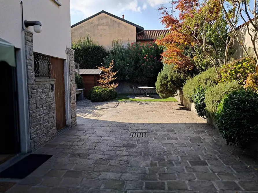 Immagine 22 di Villa in vendita  in via Croci 15 a Samarate