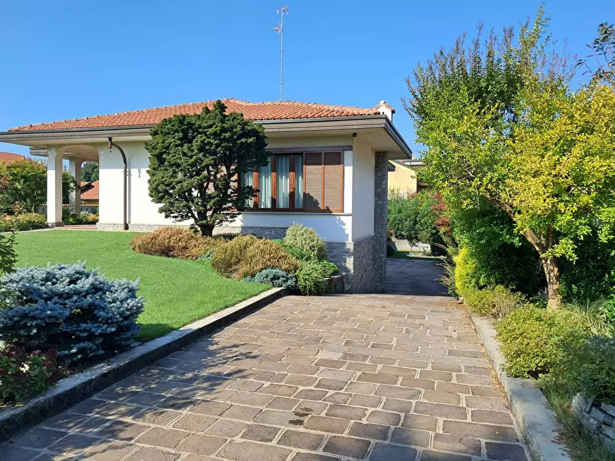 Immagine 25 di Villa in vendita  in via Croci 15 a Samarate