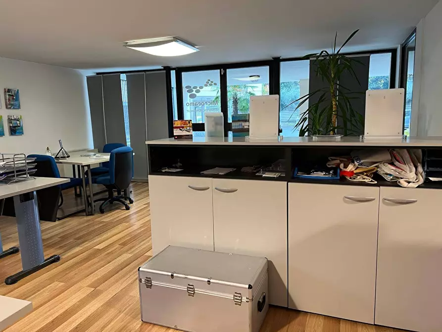 Immagine 7 di Locale commerciale in vendita  in via Varzi 8 a Busto Arsizio