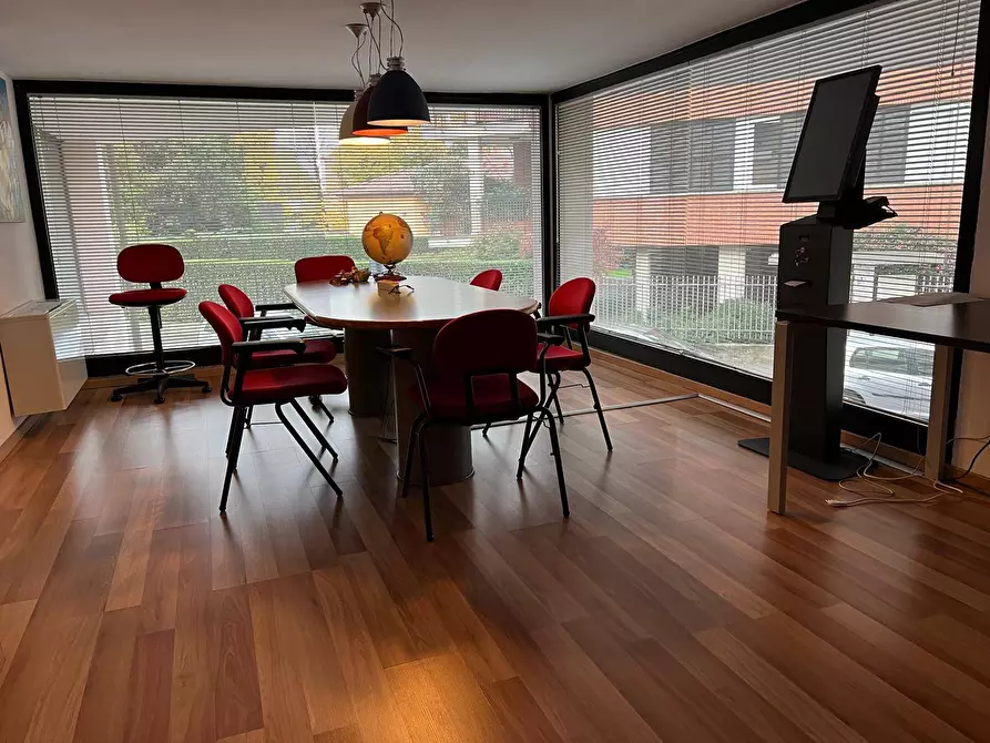 Immagine 23 di Locale commerciale in vendita  in via Varzi 8 a Busto Arsizio