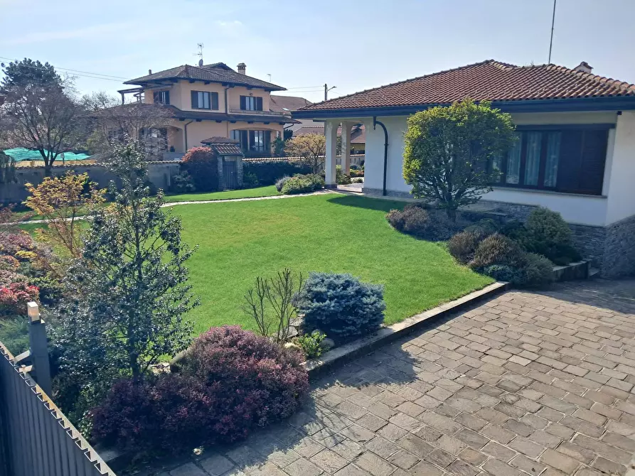 Immagine 34 di Villa in vendita  in via Croci 15 a Samarate