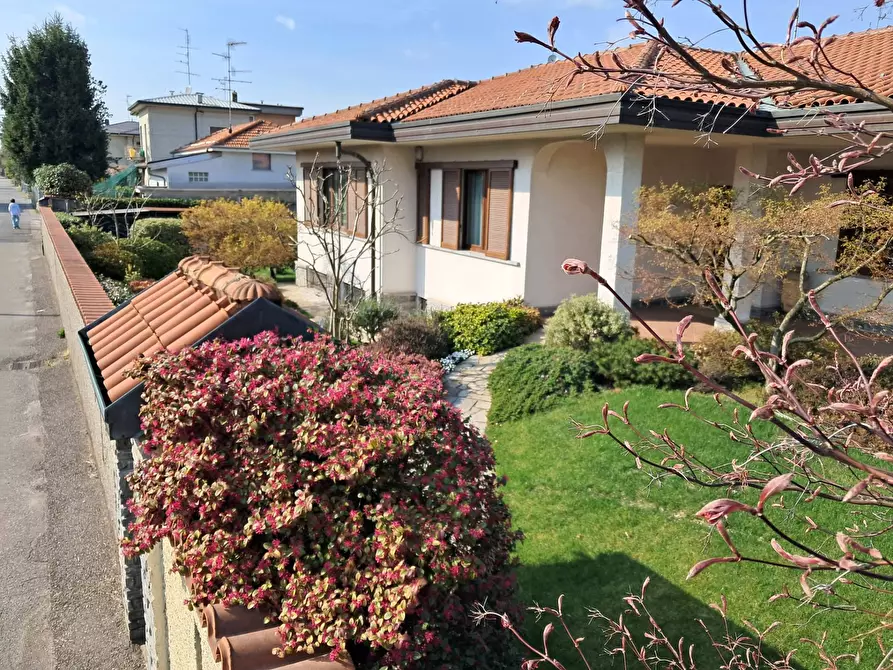 Immagine 35 di Villa in vendita  in via Croci 15 a Samarate