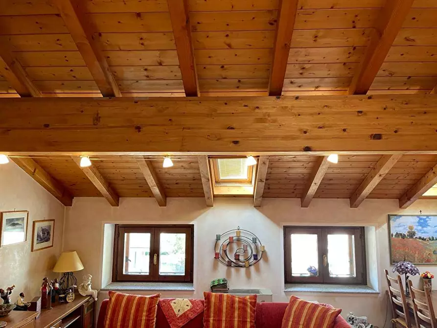 Immagine 1 di Appartamento in vendita  a Gavirate