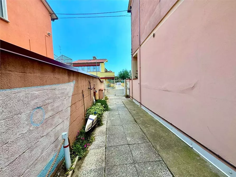 Immagine 11 di Appartamento in vendita  in Calatafimi a Comacchio