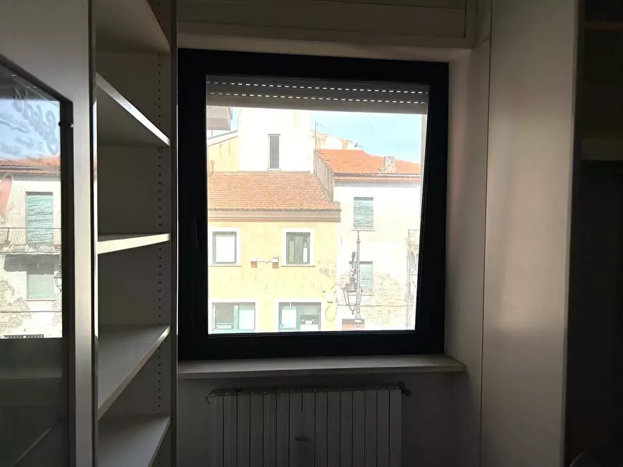 Immagine 16 di Locale commerciale in vendita  in Piazza Umberto I a Brittoli