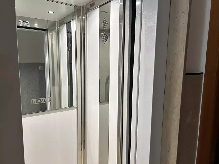 Immagine 44 di Appartamento in vendita  in Via Umbria 46 a Pescara