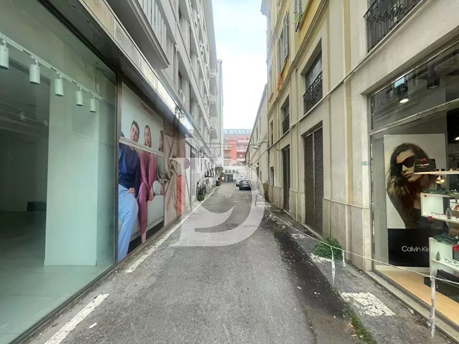 Immagine 10 di Box auto in vendita  in Corso Vittorio Emanuele a Pescara