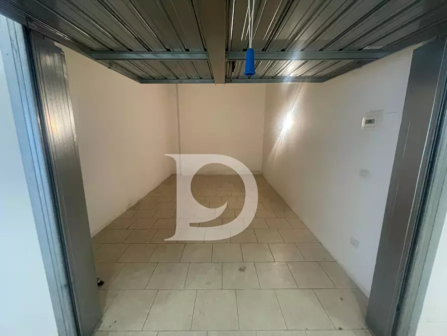 Immagine 3 di Box auto in vendita  in Corso Vittorio Emanuele a Pescara