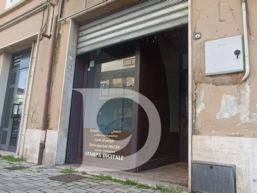 Immagine 3 di Locale commerciale in vendita  in Via dei Bastioni a Pescara