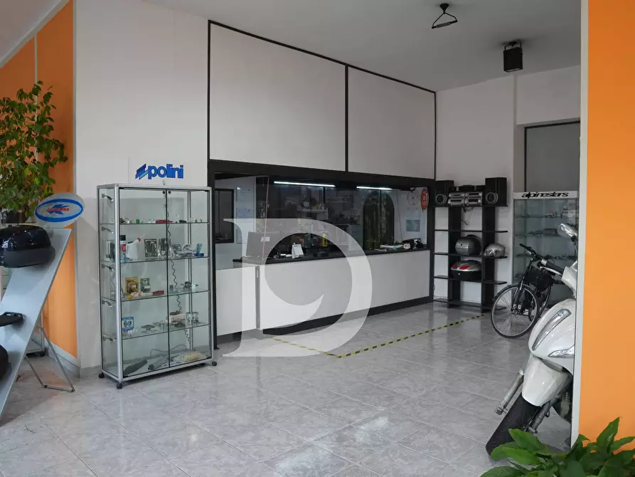 Immagine 18 di Locale commerciale in vendita  in Via Nazionale Adriatica a Francavilla Al Mare