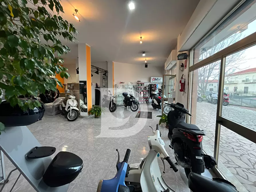 Immagine 22 di Locale commerciale in vendita  in Via Nazionale Adriatica a Francavilla Al Mare