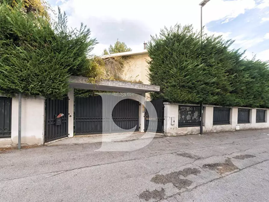 Immagine 8 di Villa in vendita  in Via Sella Di Corno a Pescara