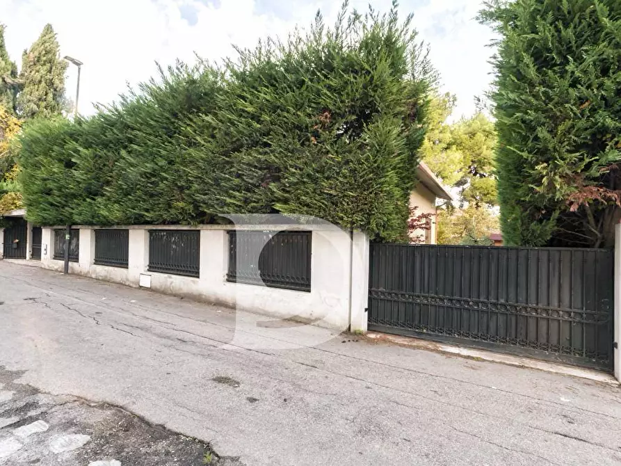 Immagine 7 di Villa in vendita  in Via Sella Di Corno a Pescara