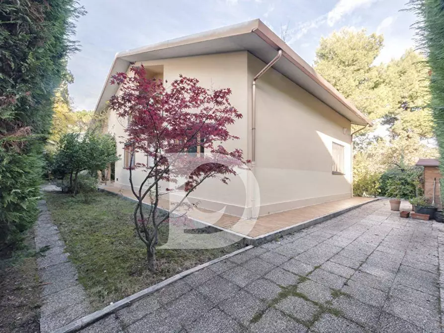 Immagine 10 di Villa in vendita  in Via Sella Di Corno a Pescara