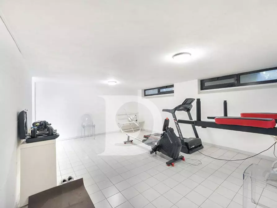 Immagine 19 di Villa in vendita  in Via Sella Di Corno a Pescara