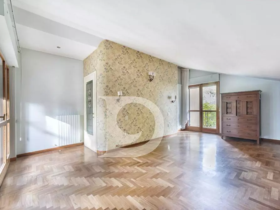 Immagine 4 di Villa in vendita  in Via Sella Di Corno a Pescara