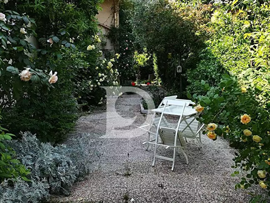 Immagine 40 di Villa in vendita  in Via Sella Di Corno a Pescara