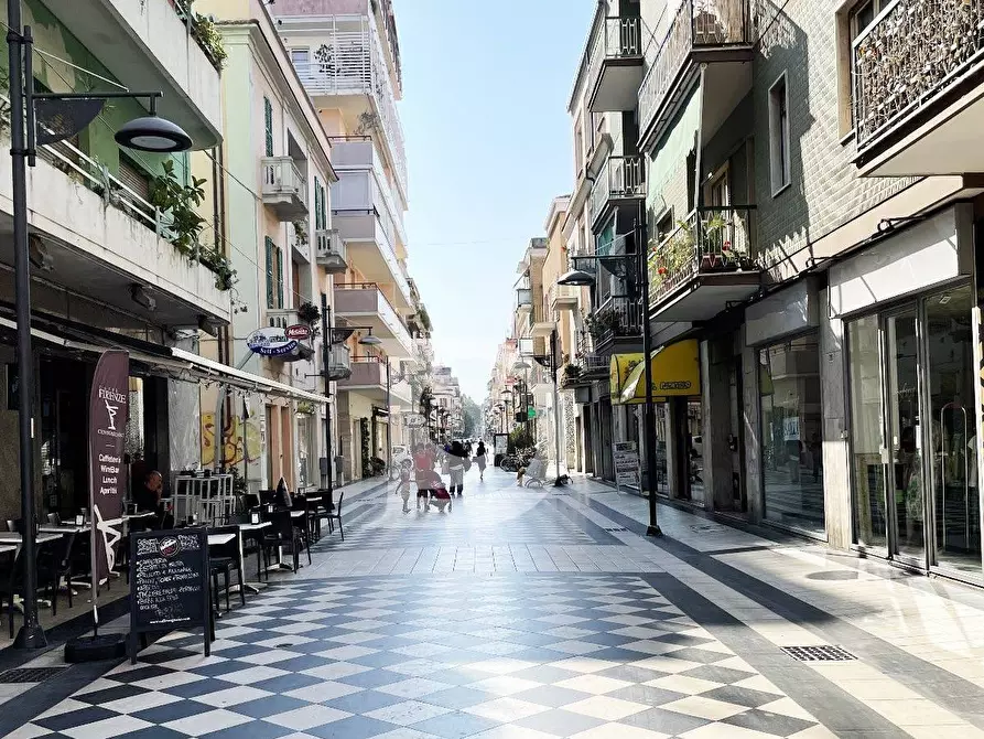 Immagine 15 di Locale commerciale in vendita  in Via Firenze a Pescara