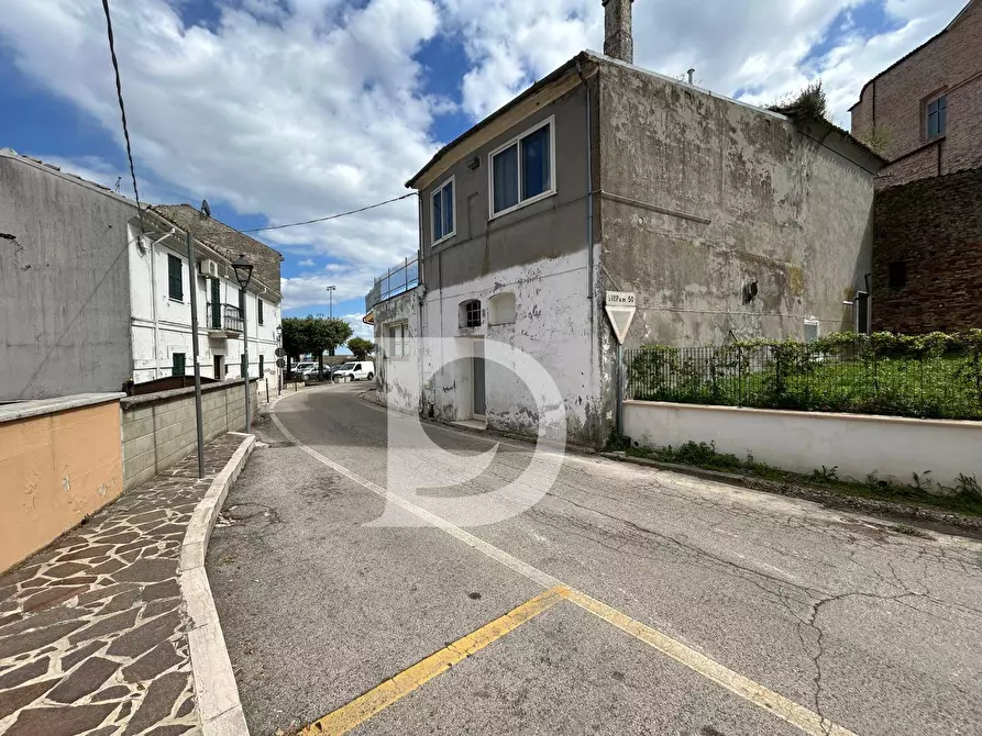 Immagine 2 di Locale commerciale in vendita  in Via della Repubblica a Moscufo