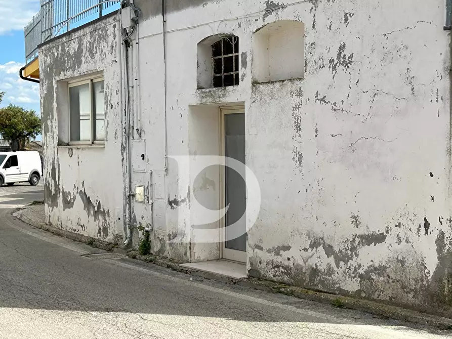 Immagine 3 di Locale commerciale in vendita  in Via della Repubblica a Moscufo