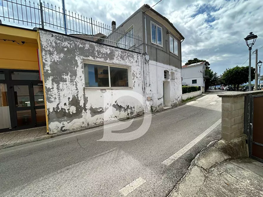 Immagine 6 di Locale commerciale in vendita  in Via della Repubblica a Moscufo