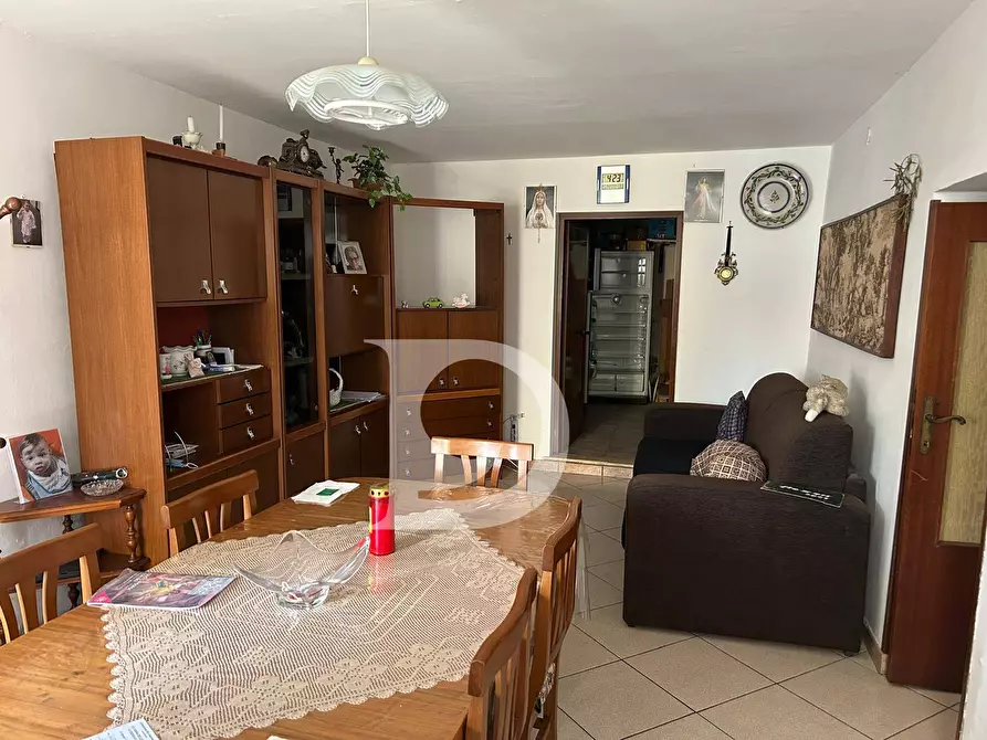 Immagine 2 di Casa semindipendente in vendita  in Piazza Garibaldi a Civitaquana