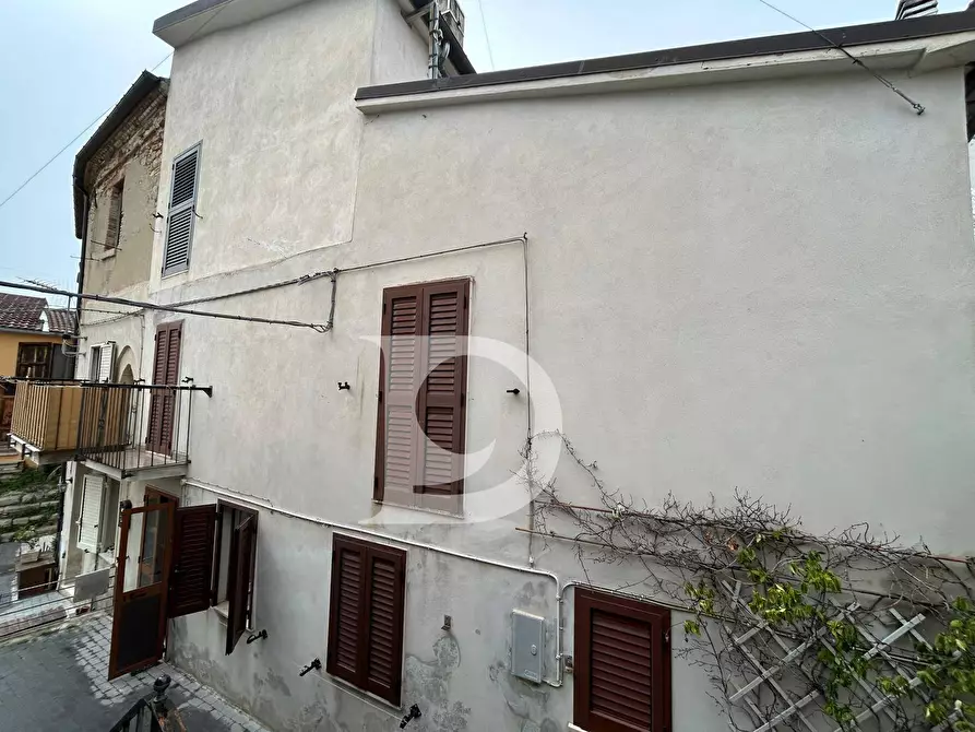 Immagine 3 di Casa semindipendente in vendita  in Piazza Garibaldi a Civitaquana