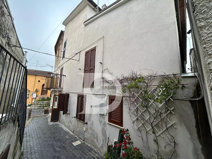 Immagine 29 di Casa semindipendente in vendita  in Piazza Garibaldi a Civitaquana