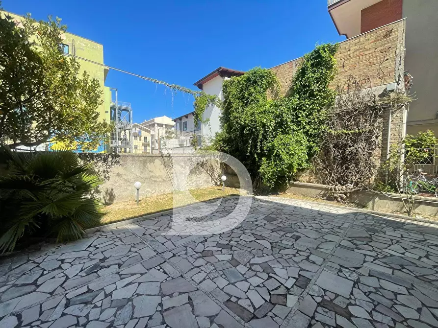 Immagine 21 di Appartamento in affitto  in Via dei Marsi a Pescara