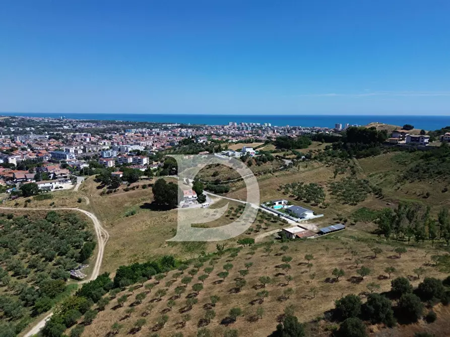Immagine 2 di Terreno residenziale in vendita  in Via Palmiro Togliatti a Montesilvano