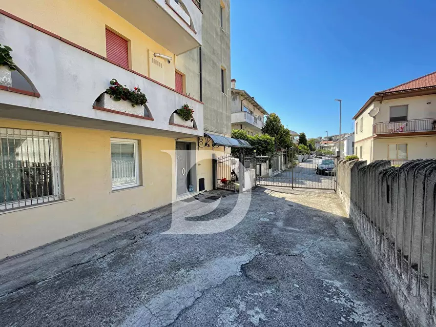 Immagine 52 di Appartamento in vendita  in Via D'Innocente a Pescara