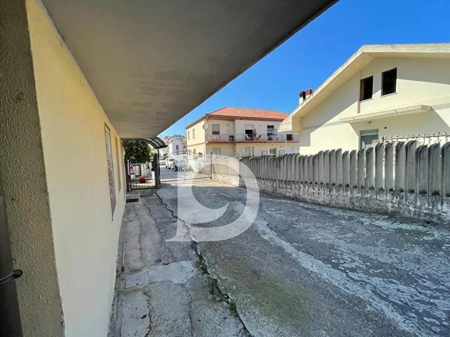 Immagine 53 di Appartamento in vendita  in Via D'Innocente a Pescara