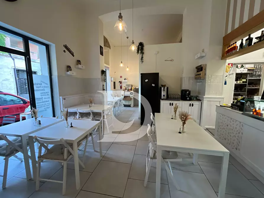 Immagine 4 di Attività commerciale in vendita  in Via C. Battisti a Pescara