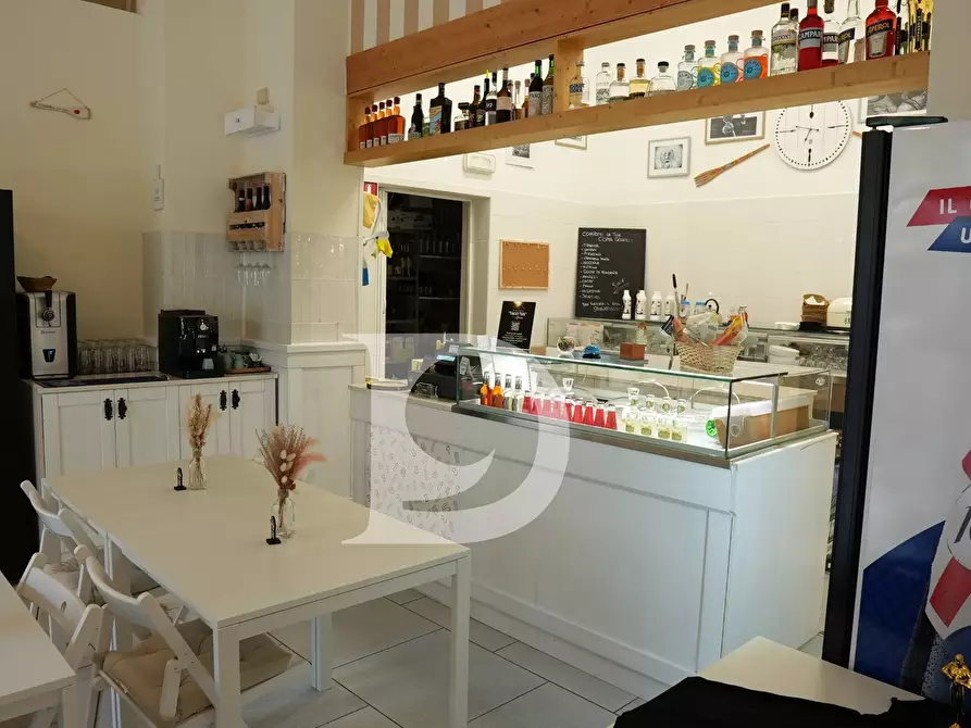 Immagine 5 di Attività commerciale in vendita  in Via C. Battisti a Pescara