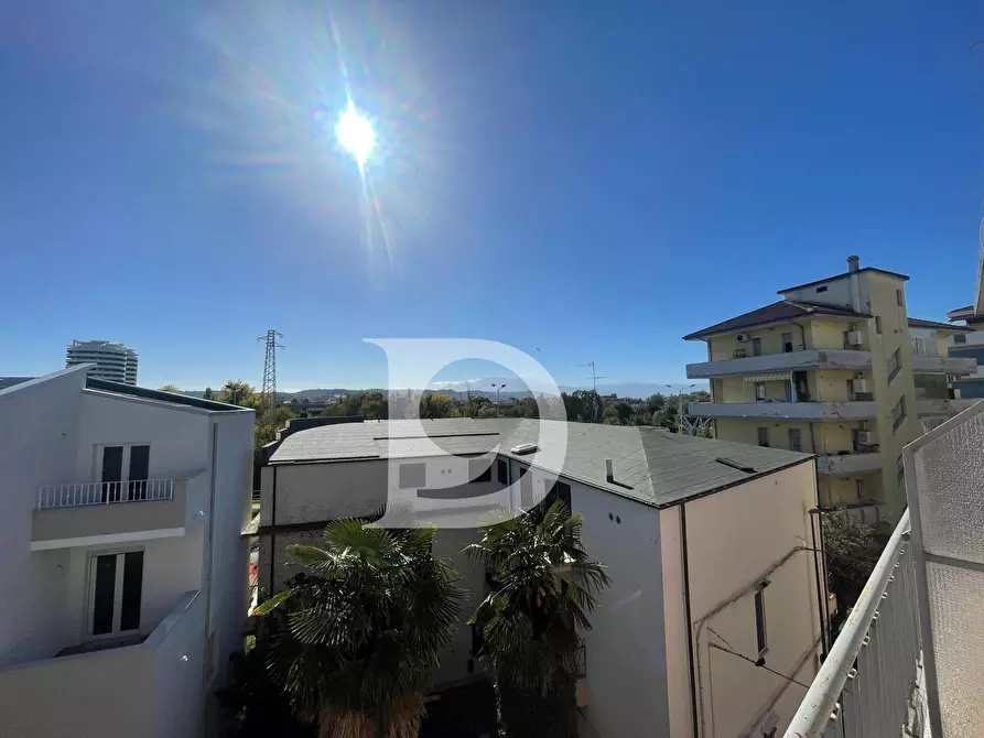 Immagine 28 di Appartamento in vendita  in Via Monte Camicia a Pescara