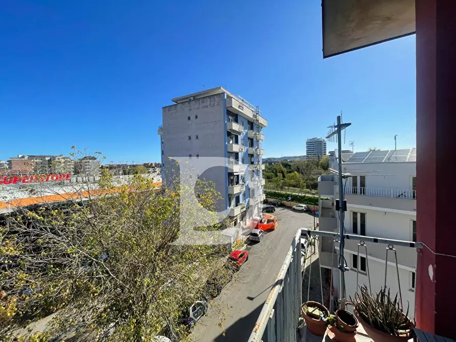 Immagine 31 di Appartamento in vendita  in Via Monte Camicia a Pescara