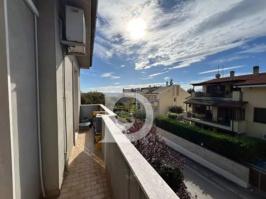Immagine 30 di Appartamento in vendita  in Colle Innamorati a Pescara