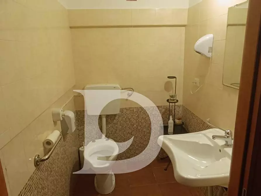 Immagine 17 di Attività commerciale in vendita  in Via Firenze a Pescara