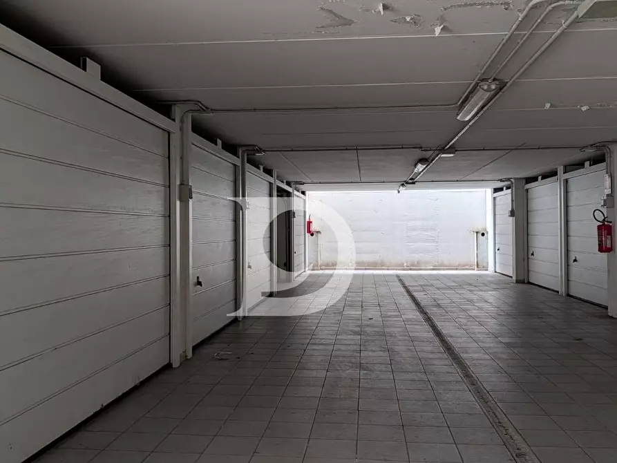 Immagine 4 di Box auto in vendita  in Via A. Saffi a Pescara