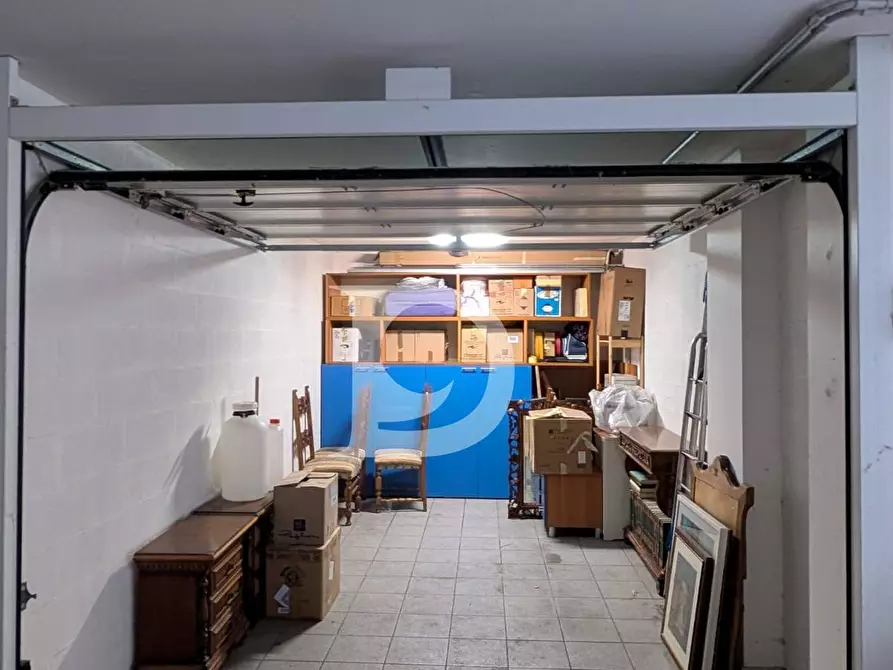 Immagine 11 di Box auto in vendita  in Via A. Saffi a Pescara