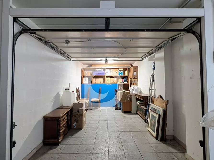 Immagine 12 di Box auto in vendita  in Via A. Saffi a Pescara