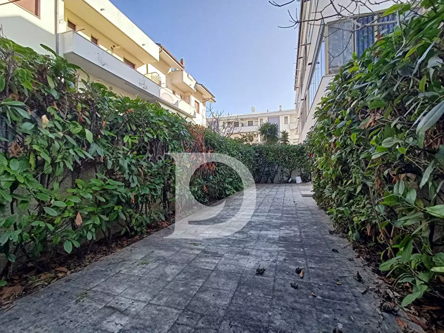 Immagine 9 di Appartamento in vendita  in Viale Europa a Silvi