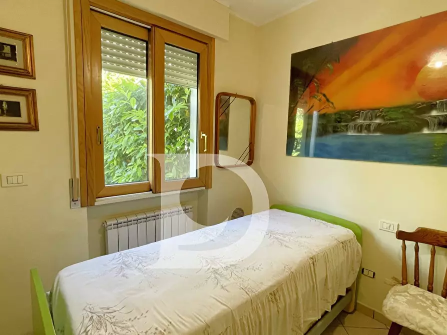 Immagine 31 di Appartamento in vendita  in Viale Europa a Silvi