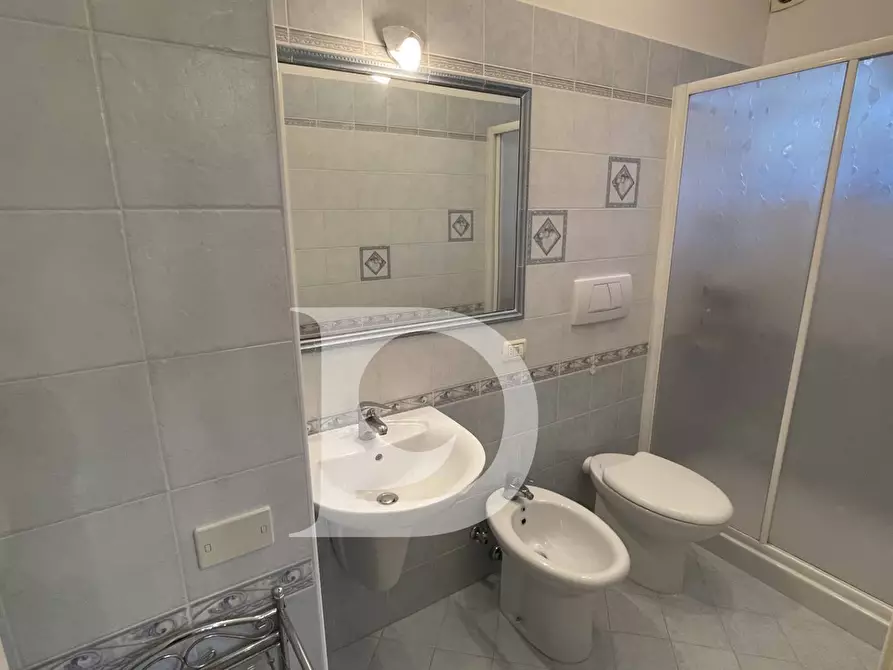 Immagine 22 di Appartamento in vendita  in Viale Europa a Silvi