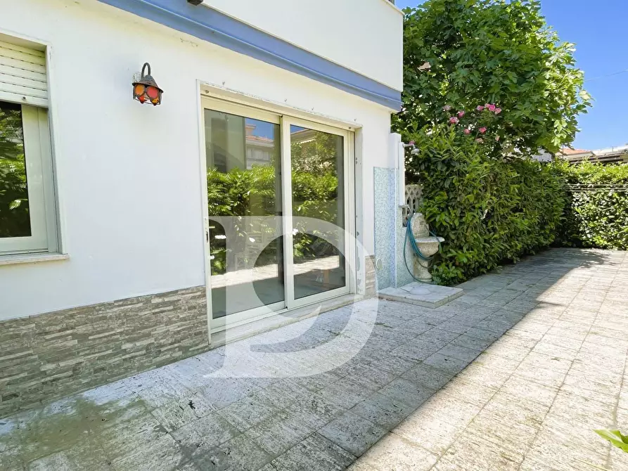 Immagine 55 di Appartamento in vendita  in Viale Europa a Silvi